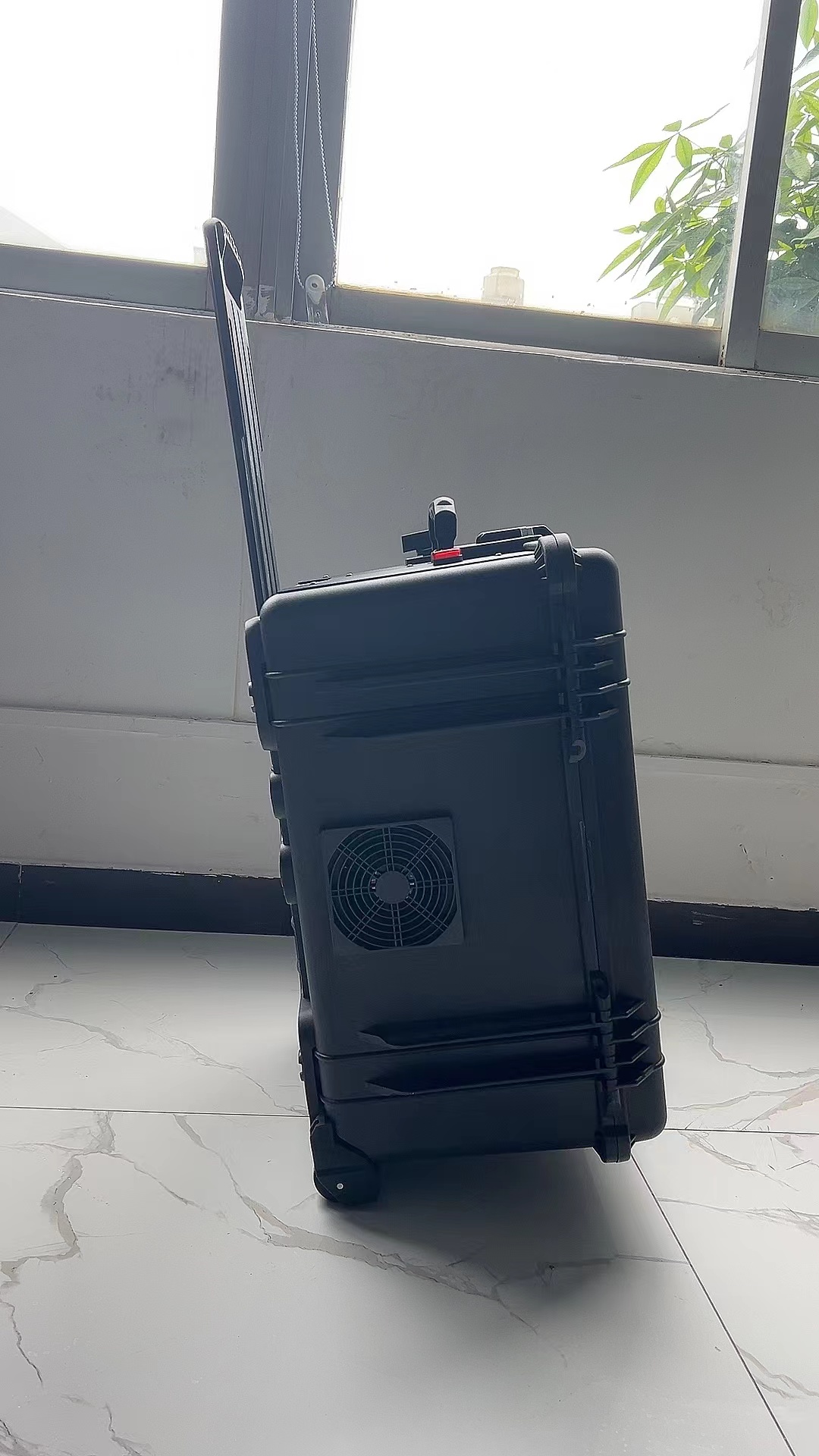 千阳手拉箱型移动通信干扰器